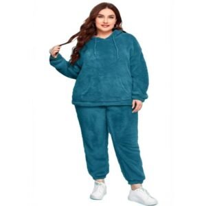 بيجامة نسائية من الفرو